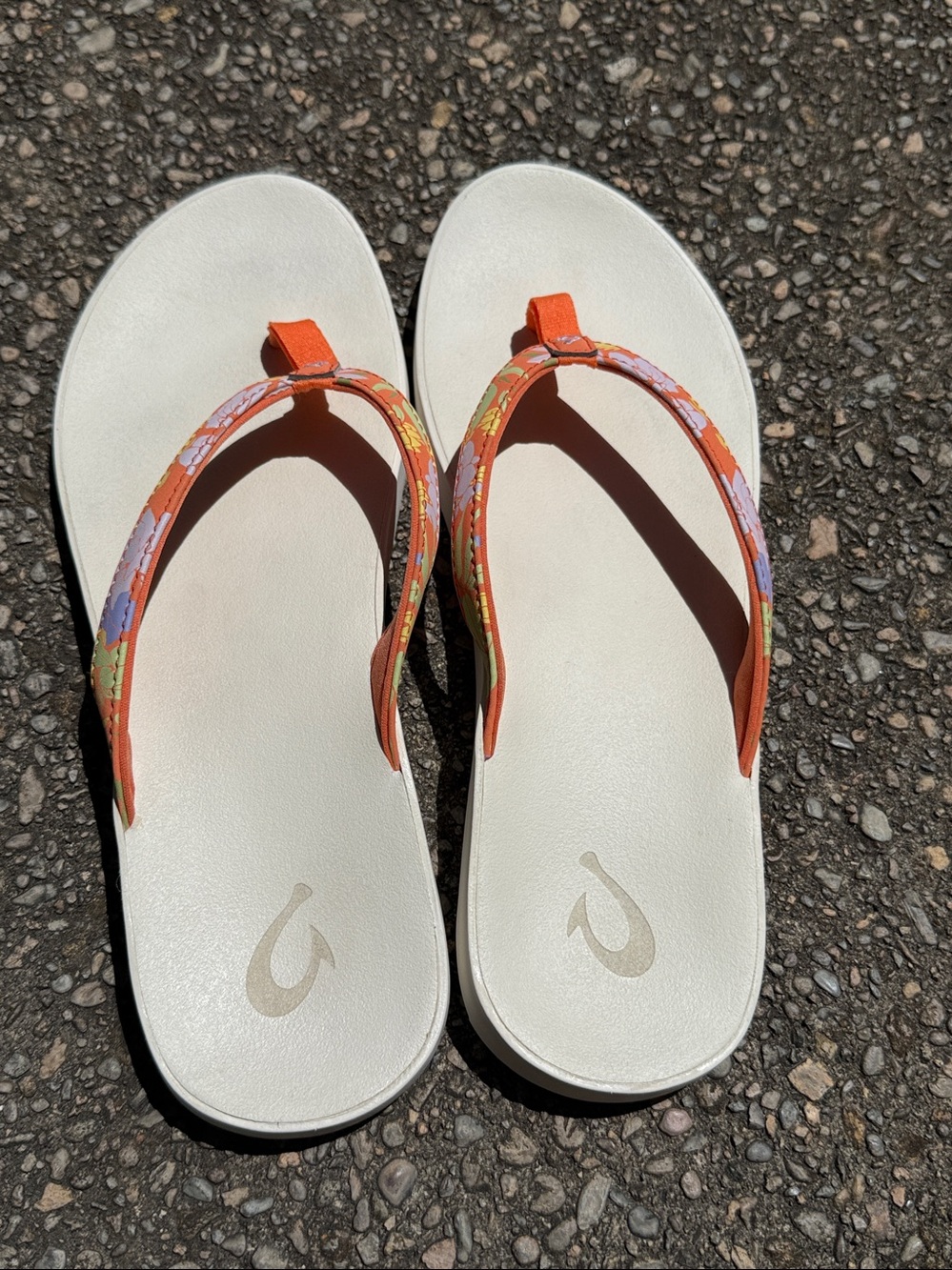Women’s Puawe Lei Orange Floral Strap Flip Flops - Picture 3 of 9